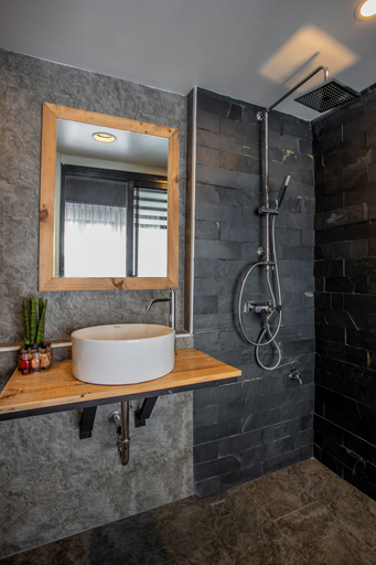 Bathroom 4, My Loft Hotel, Muang Chiang Mai