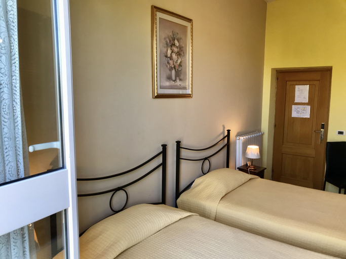 Bedroom 3, Il Tesoro, Rome