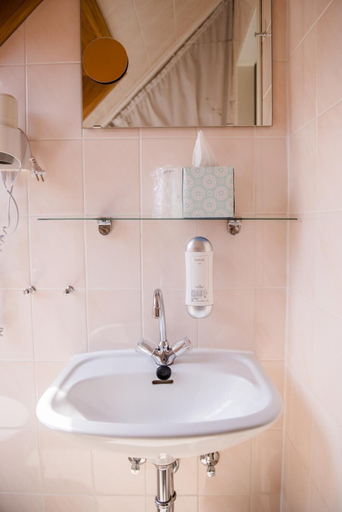 Bathroom 3, Allmanns-Kroog, Schleswig-Flensburg