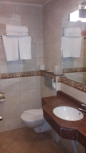 Bathroom 4, Kleopatra İkiz Otel, Alanya