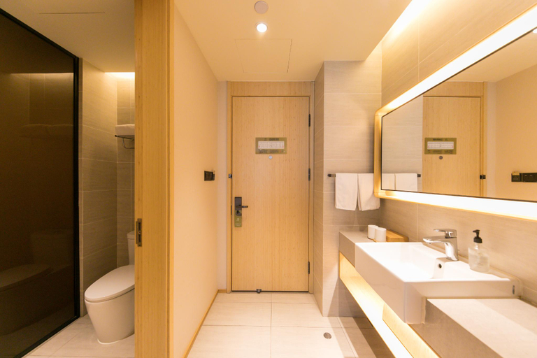 Bathroom 4, Ji Hotel Xian Xinjiamiao Metro Station, Xi'an