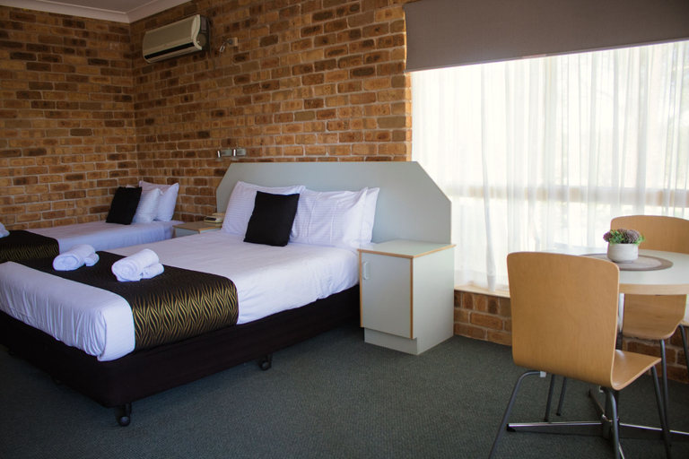 Bedroom 3, Golf Club Motor Inn Wingham, Greater Taree