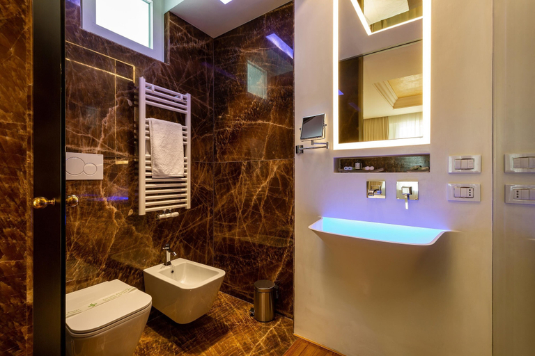 Bathroom 5, 3016 B&B Carra City | Camera Matrimoniale Superior, Lecce