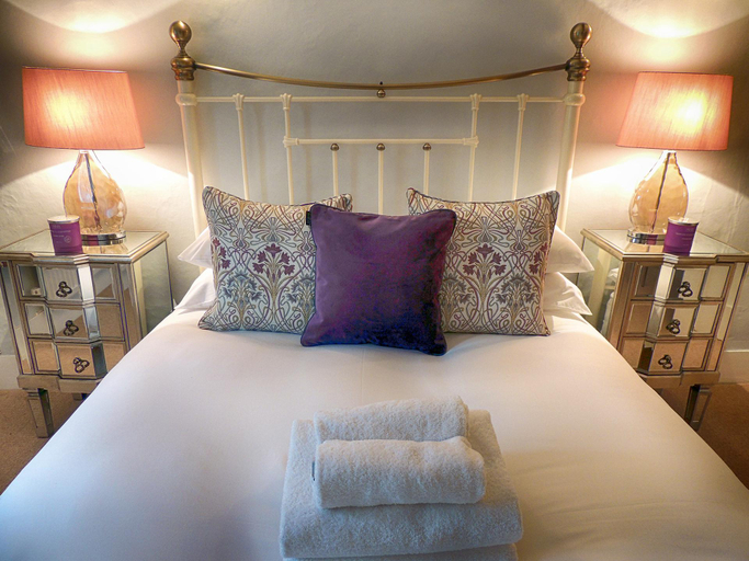 Bedroom 2, Century House, Gloucestershire