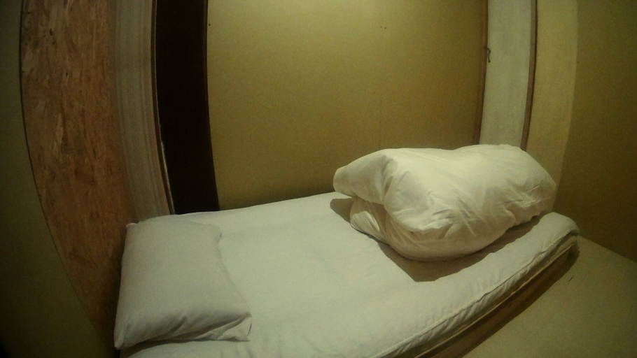 Bedroom 4, Guesthouse Nandeyanen - Hostel, Motobu