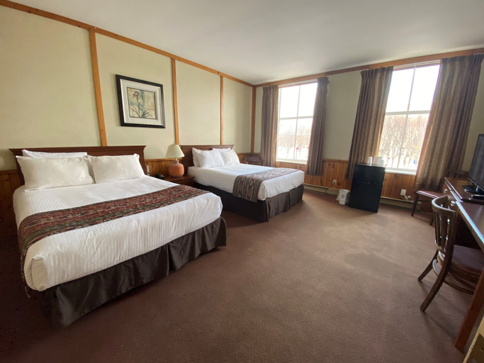 Bedroom 3, Hotel Bedford, Huron