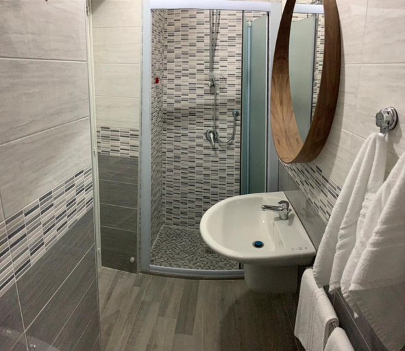 Bathroom 4, Franz Guest House, Napoli