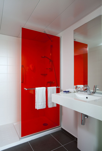 Bathroom 4, Park Inn by Radisson Lille Grand Stade, Nord