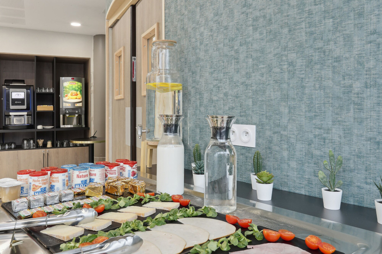 Food & Drinks 4, All Suites Appart Hôtel | Noisy-le-Grand, Seine-Saint-Denis
