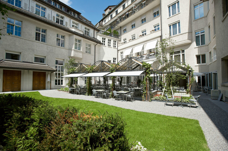 Exterior & Views 15