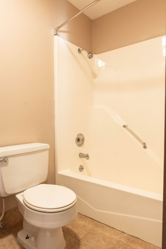 Bathroom 3, Lebo Inn, Coffey