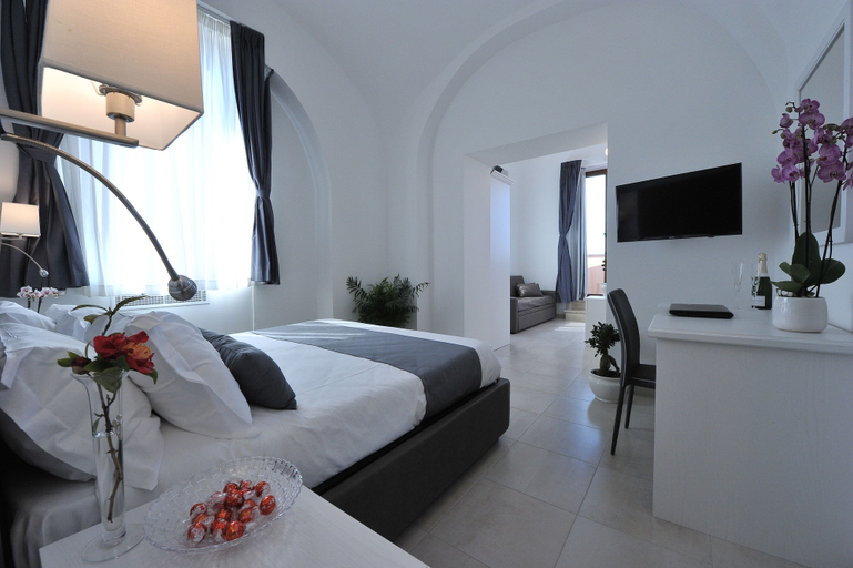 Bedroom 5, Sorrento Bay, Napoli