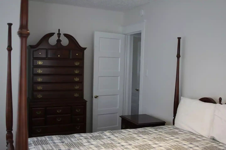 Bedroom 2, North Beach Hotel, Atlantic