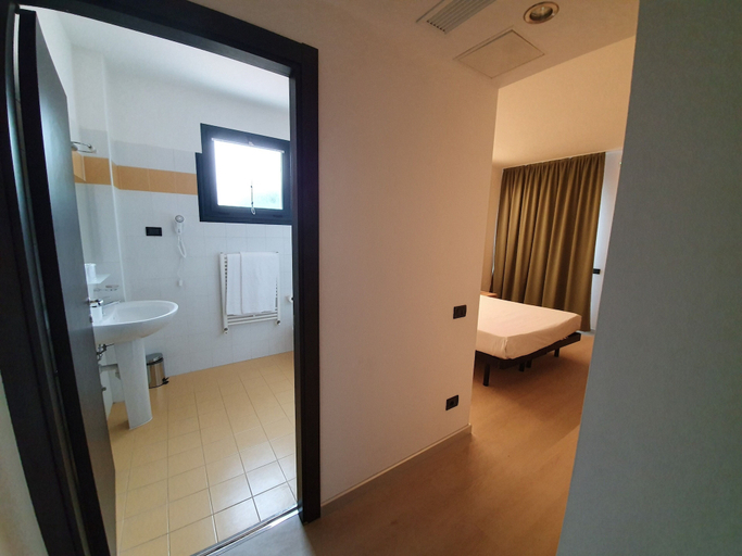 Bathroom 5, Aquasole, Varese