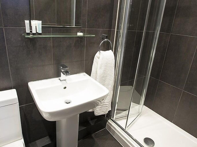 Bathroom 5, Arthur's of Churchtown, Lancashire