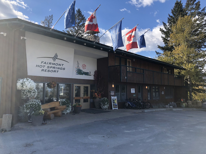 Exterior & Views 2, Fairmont Hot Springs Resort, East Kootenay