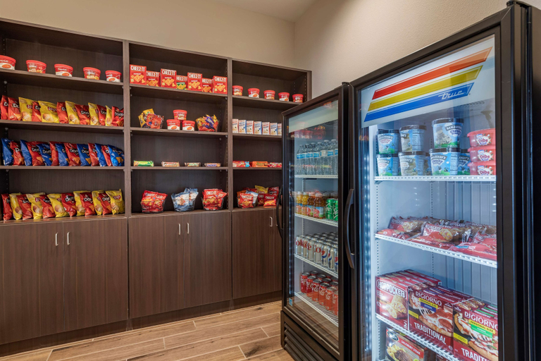 Food & Drinks 5, Best Western Plus Coachella Valley Inn & Suites, Riverside