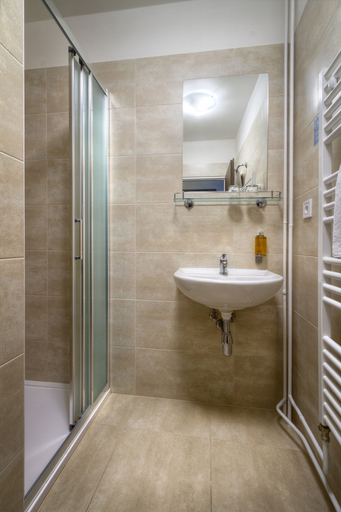 Bathroom 4, Hotel Harmony, Praha 1