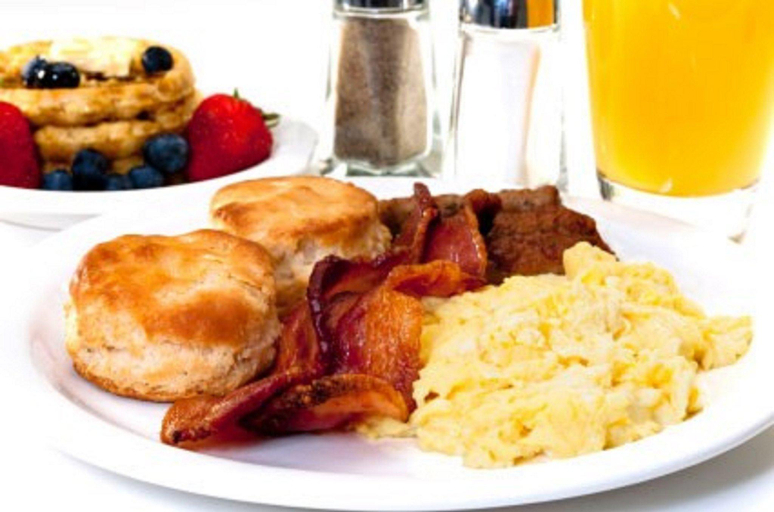 Food & Drinks 3, Holiday Inn Express Hotel & Suites Klamath Falls Central By IHG, Klamath
