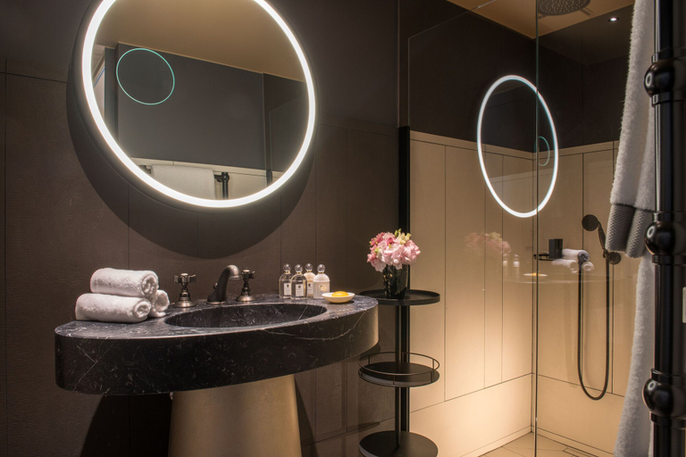 Bathroom 4, Cour des Vosges - Evok Collection, Paris