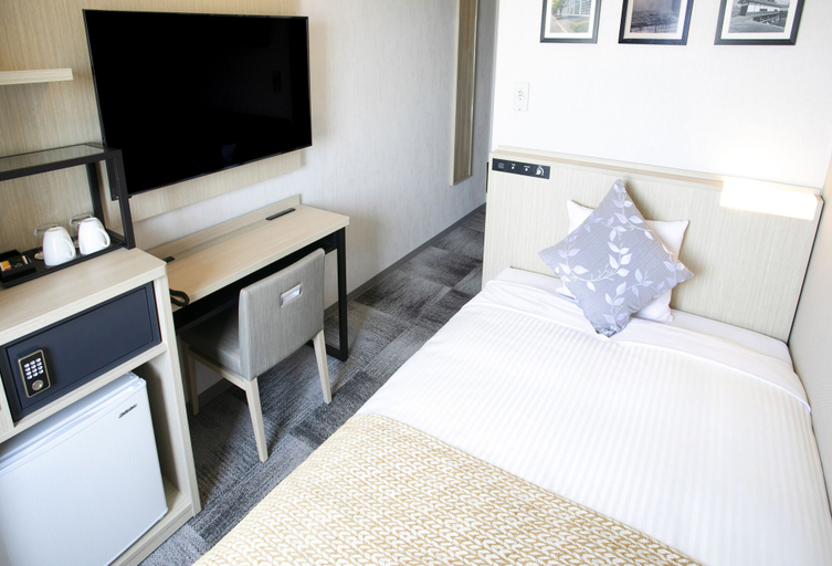 Bedroom 4, Art Hotel Oita, Ōita