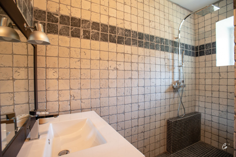 Bathroom, Tonn'Ain Hébergement Ain'Solite, Ain