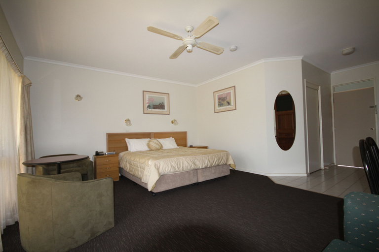 Bedroom 4, Mildura Motor Inn, Mildura - Pt A