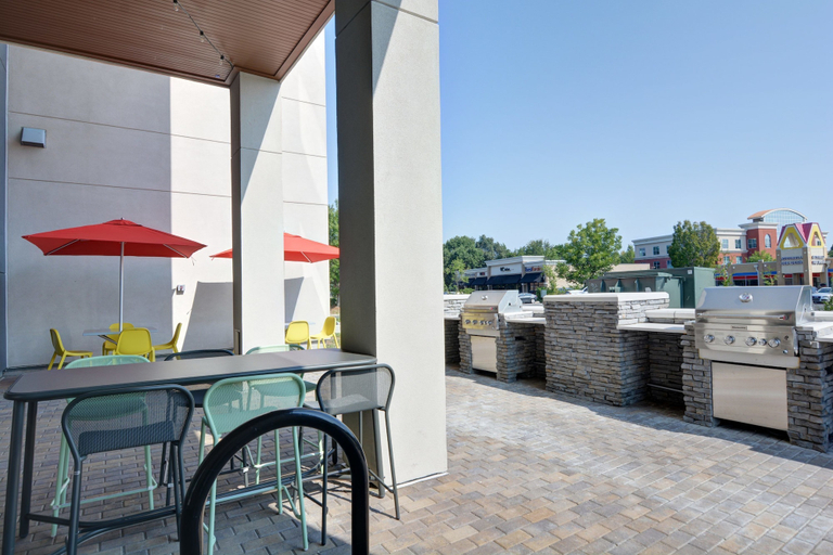 Food & Drinks 5, Home2 Suites by Hilton Charlotte Piper Glen, Mecklenburg