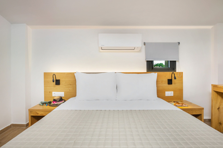 Bedroom 4, AlexMare Hotel Fourka, Central Macedonia