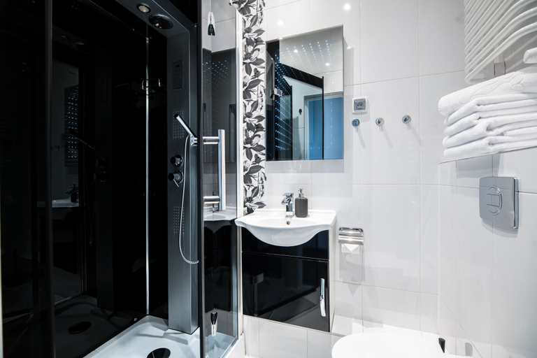 Bathroom 3, Native Apartments Lubelska 14, Kraków City