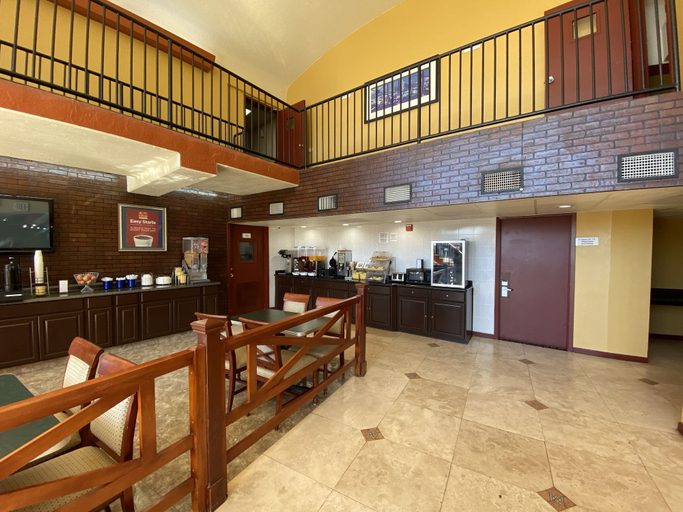 Food & Drinks, Rose City Inn & Suites, Smith