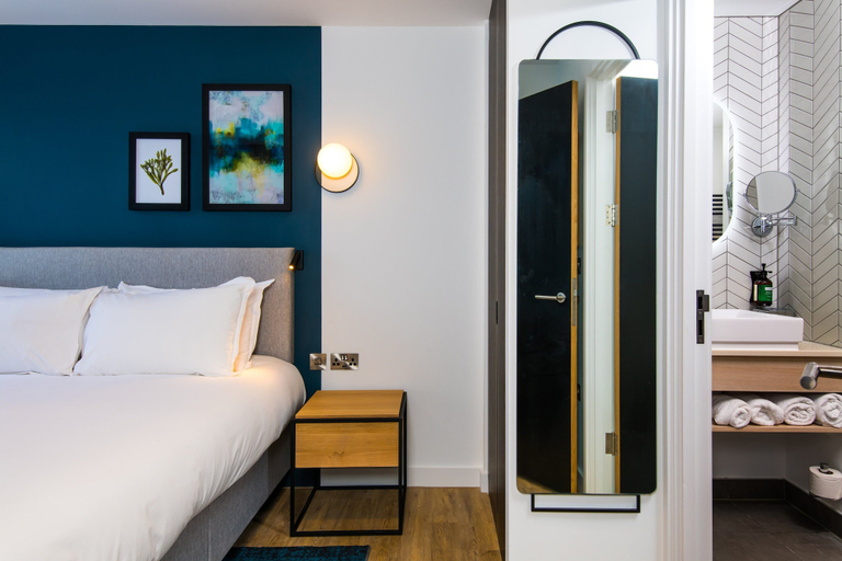 Bedroom 2, Staybridge Suites CARDIFF, Cardiff