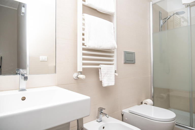 Bathroom 4, Imbriani Suites, Rome