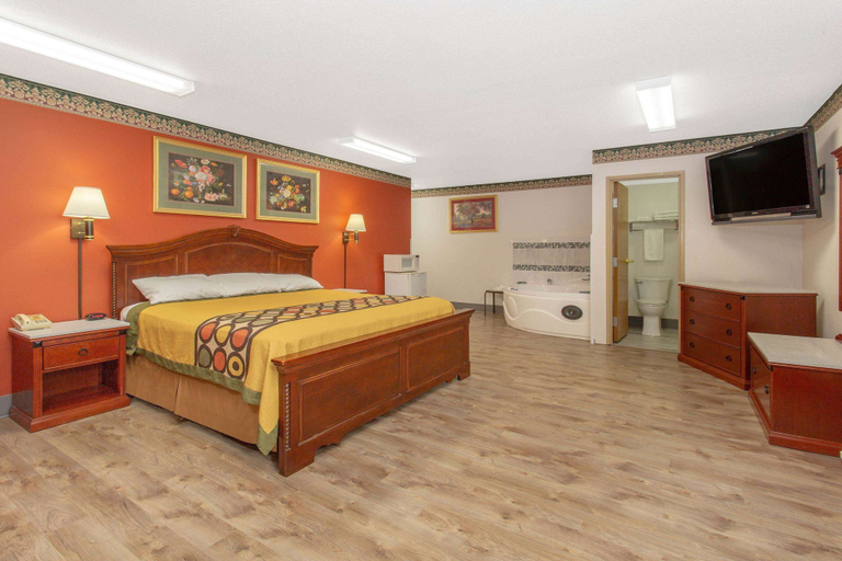 Bedroom 3, Super 8 by Wyndham Bedford, Lawrence