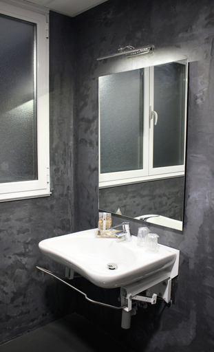 Bathroom 5, Hotel Malecón, Ourense