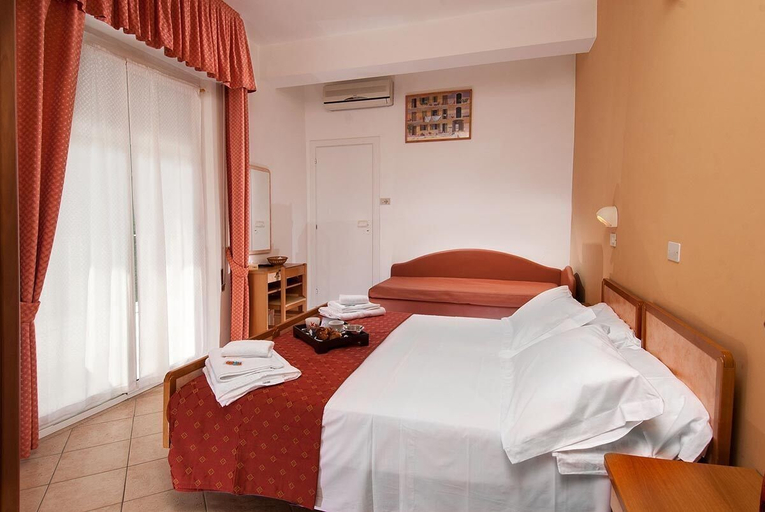 Bedroom 2, Hotel Ricci, Rimini