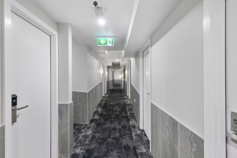 Others 4, Kolmar Inn, Manukau
