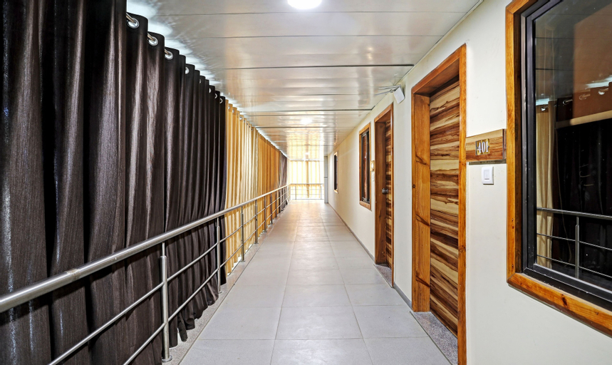 Public Area 5, Itsy Hotels Rk Palace, Vadodara