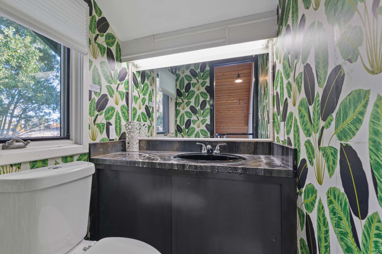 Bathroom 4, Pacific Cove Manor, Saint Johns