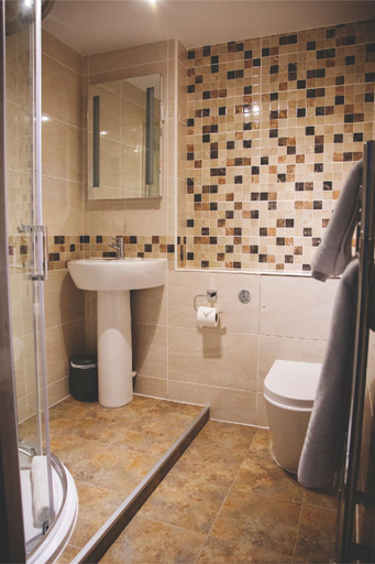 Bathroom 3, The Throckmorton, Warwickshire