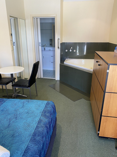 Bedroom 3, Paddle Steamer Motel, Swan Hill - Central