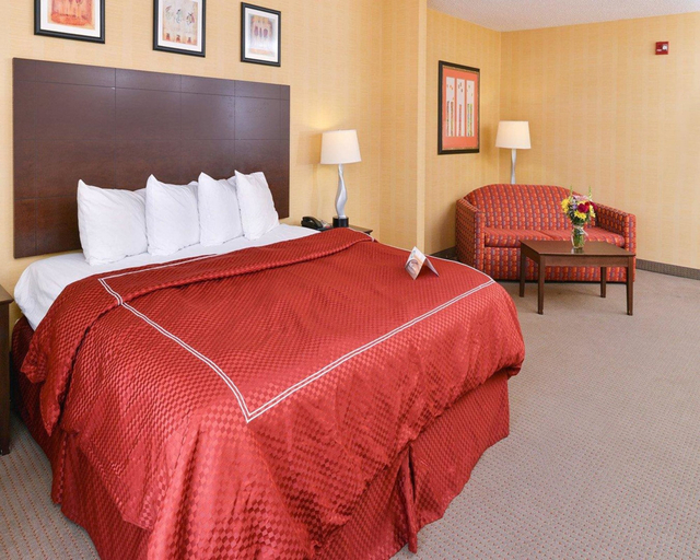 Bedroom 3, Quality Suites Stratford, Fairfield
