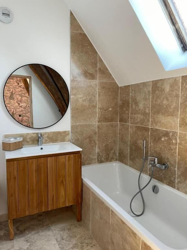 Bathroom 5, Gîte les 27, Eure