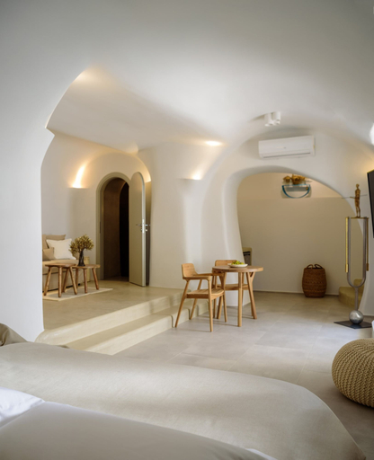 Bedroom 5, Oia Treasures Art Suites, South Aegean