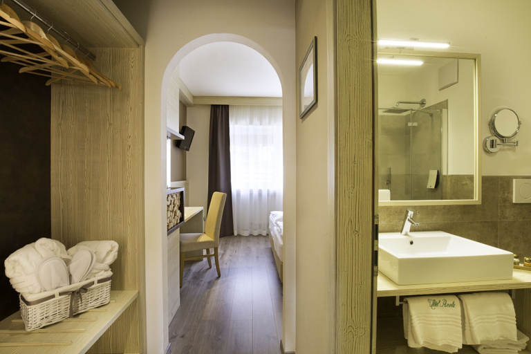 Bathroom 4, Hotel Azola, Trento