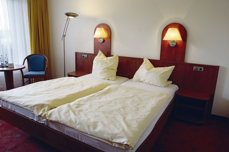 Bedroom 4, AVALON Hotelpark Königshof, Helmstedt