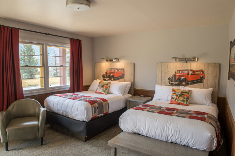 Bedroom 2, Rising Sun Motor Inn and Cabins - Inside the Park, Glacier