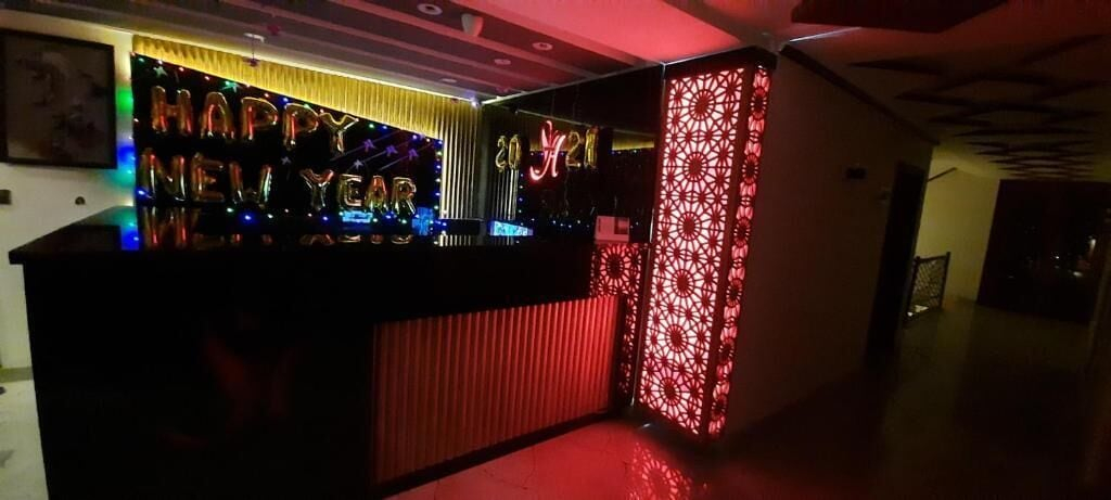 Food & Drinks