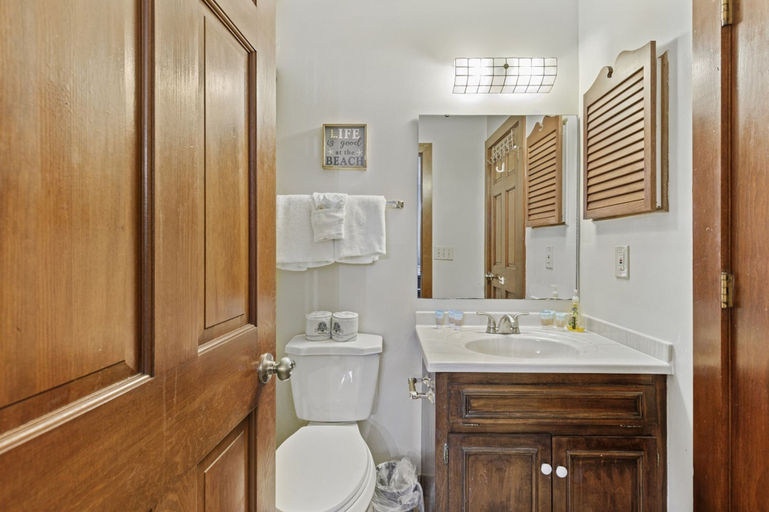 Bathroom 3, Spacious Modern Condo - 1st Floor - One Block to the Beach, Horry
