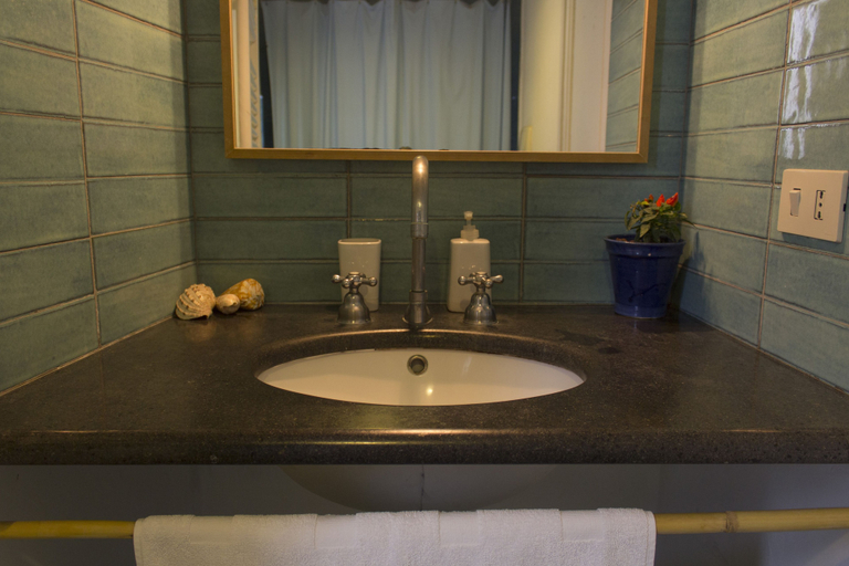 Bathroom 5, Dimora dei Giganti, Napoli